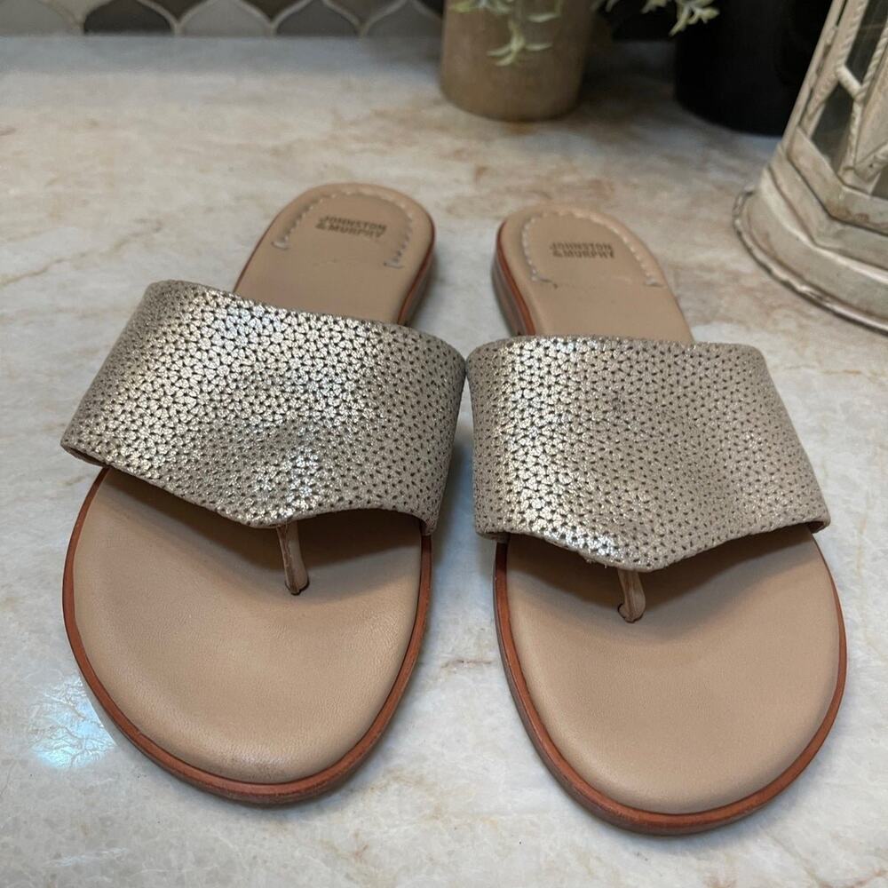 Johnston & Murphy “raney” metallic gold Sandals Sz 9